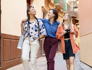 How to save money on your 2023 holiday
